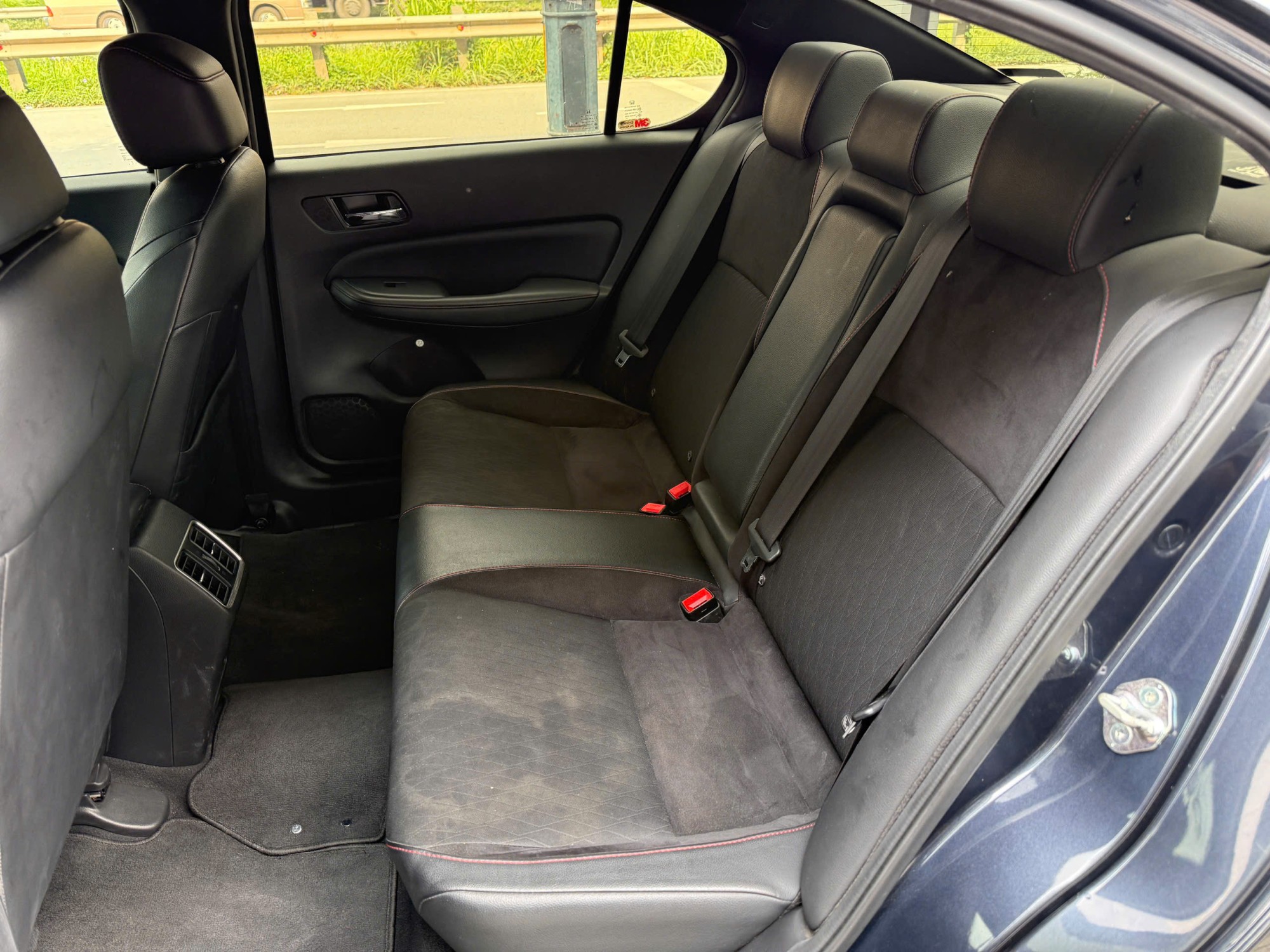 Xe Honda City RS 2022 Màu xám đã qua sử dụng tại Đại lý Honda Ô tô Quận 2